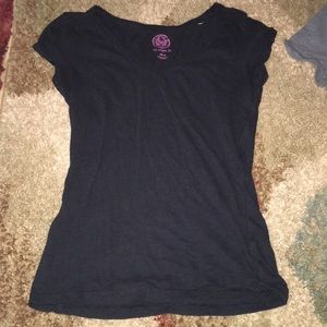 V-neck t-shirts